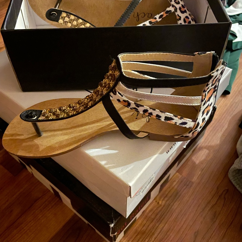 Leopard strappy sandals zipper back sparkly front